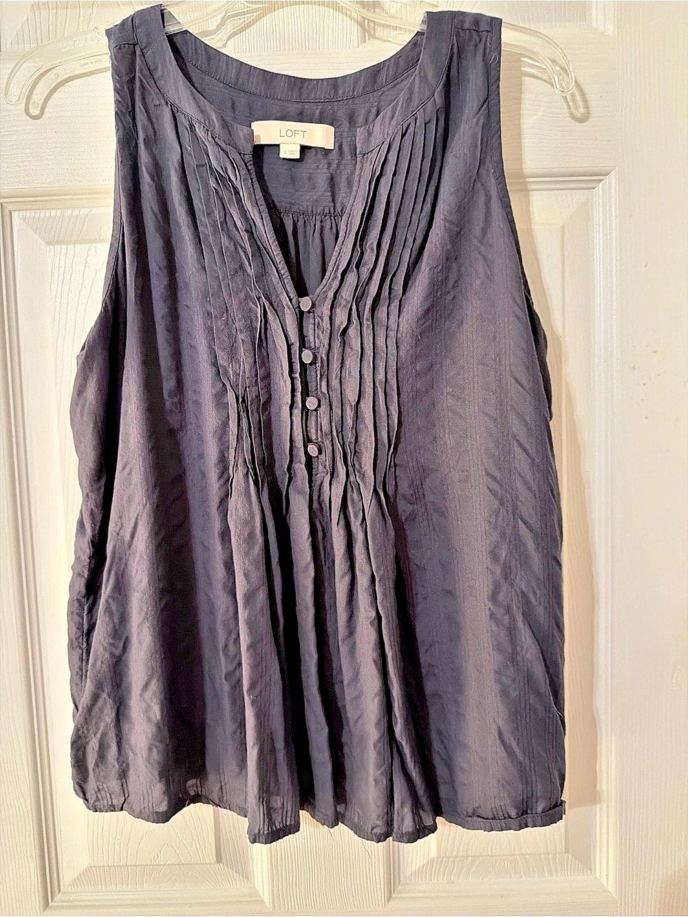 LOFT Sleeveless Blouse in Black Size Small Like New